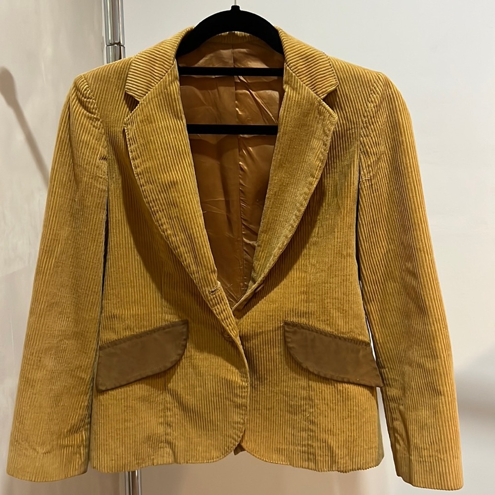 Unique mustard yellow, cord fitted blazer